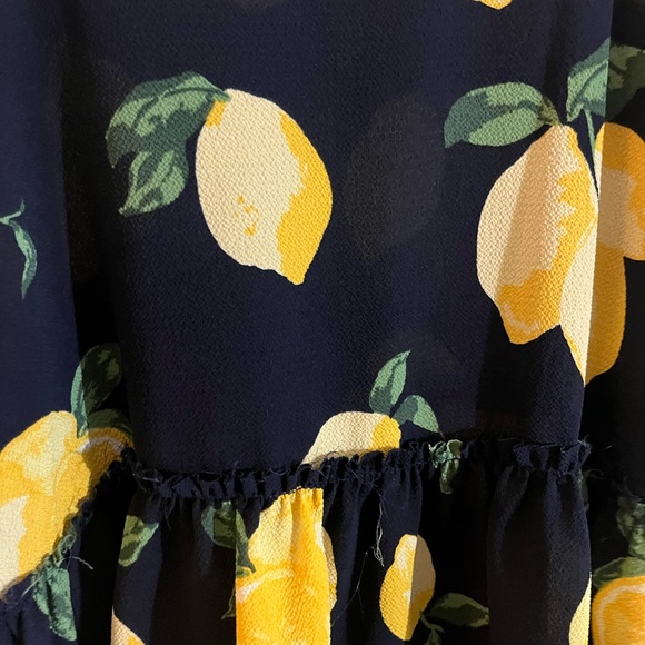 Boutique Lemon Cropped Shirt - Picture 2 of 2